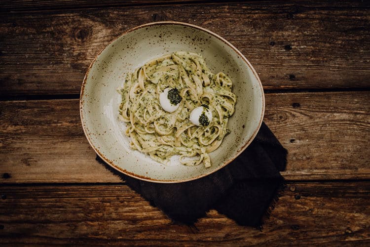 Pasta Fettuccine al Pesto Pizzeria Freudenstadt