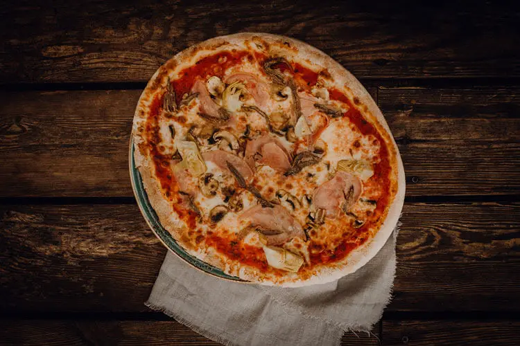 Pizza Capricciosa - Pizzeria Freudenstadt